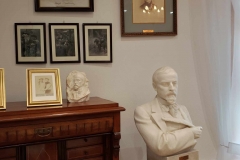 Messenger_creation_5ced632d-965b-47e9-9f8a-23ea9afa0714